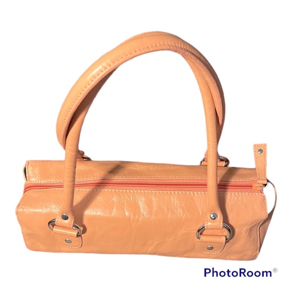Kenneth Cole Peach Leather Tote Handbag Satchel EUC. - Picture 3 of 10
